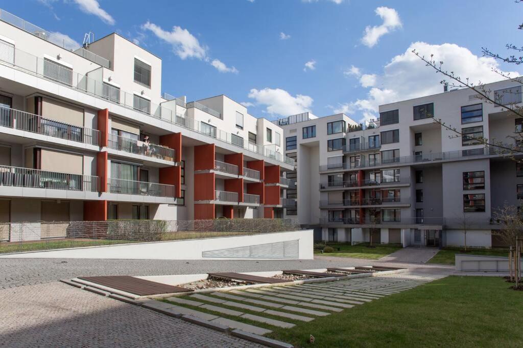 Jt'S Apartments Korunni Str. Πράγα Εξωτερικό φωτογραφία