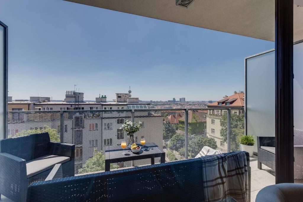 Jt'S Apartments Korunni Str. Πράγα Εξωτερικό φωτογραφία