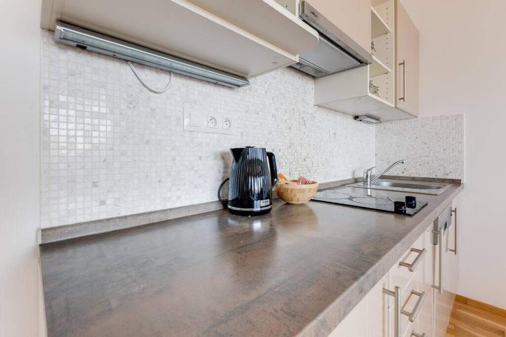 Jt'S Apartments Korunni Str. Πράγα Εξωτερικό φωτογραφία